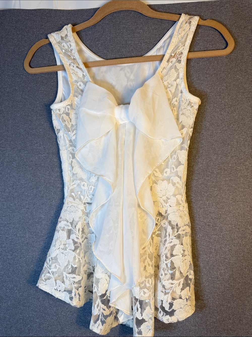 a'gaci Cream Lace Peplum Sleeveless Blouse, back bow